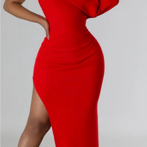 Red Carpet Ready - Picture 4 of 4